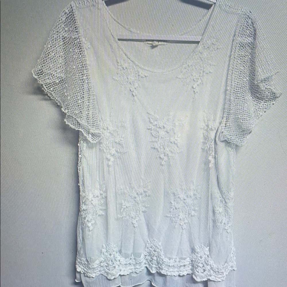 Elegant White Lace Women's Top